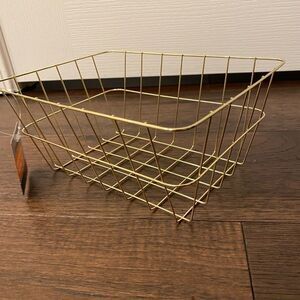 NWT Beautiful Gold rectangle Wire storage basket